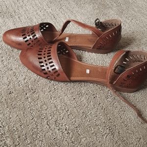 Maya sandals, size us 9, brown
